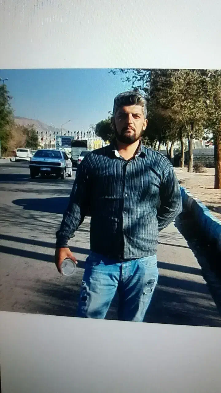 کسی صاحب عکسومیشناسه|فعالیت داوطلبانه|سراب, |دیوار