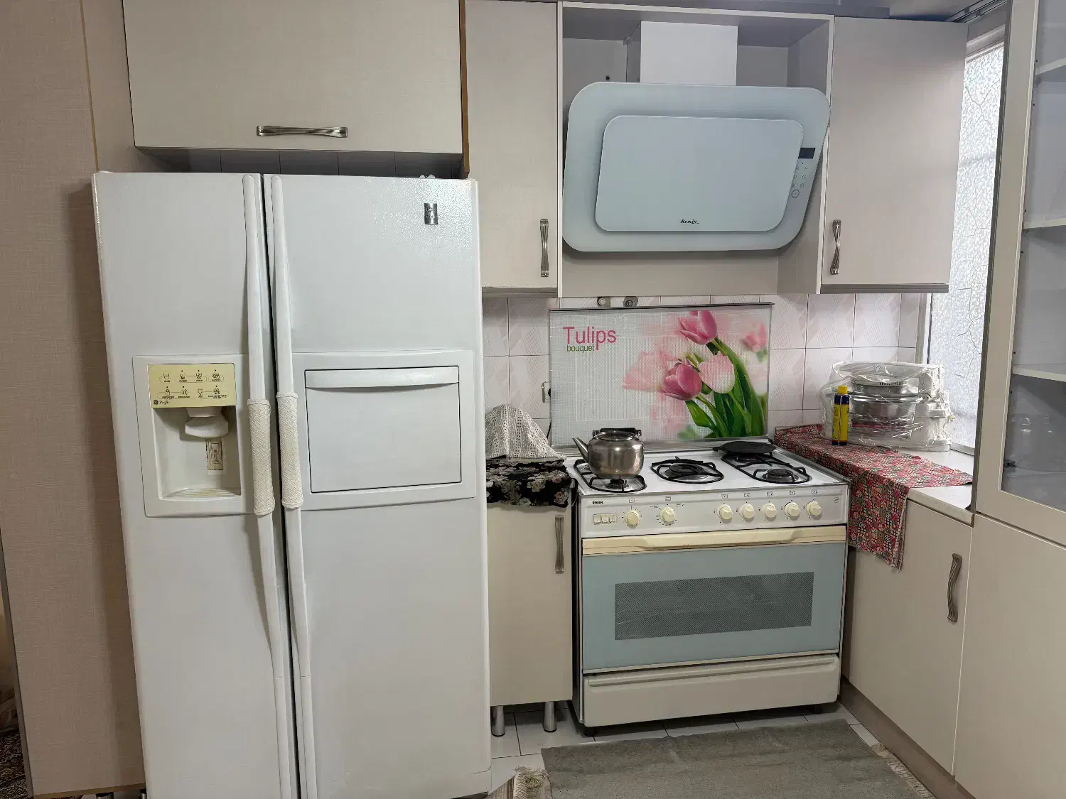 هود آشپزخانه|هود|ری, جوانمرد قصاب|دیوار