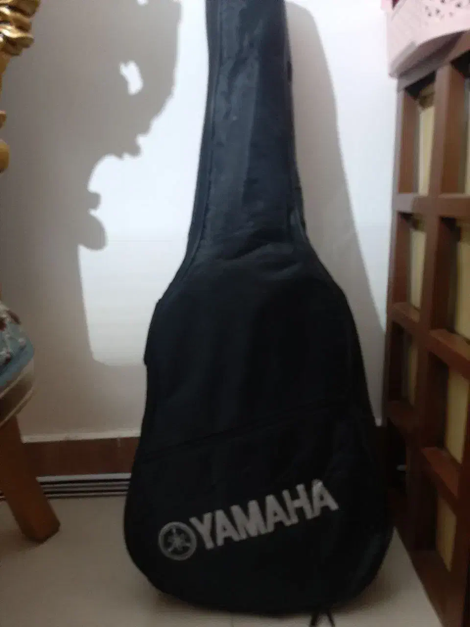 گیتار همراه با کیفش|گیتار، بیس، امپلیفایر|شیروان (خراسان), |دیوار