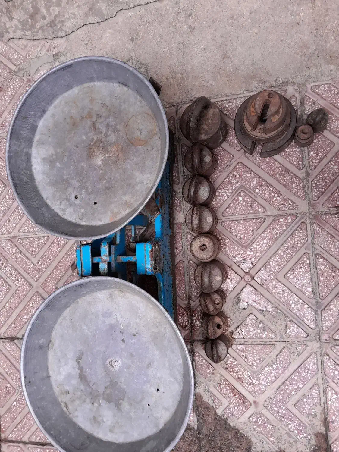 ترازو سنگی سالم|فروشگاه و مغازه|همدان, |دیوار