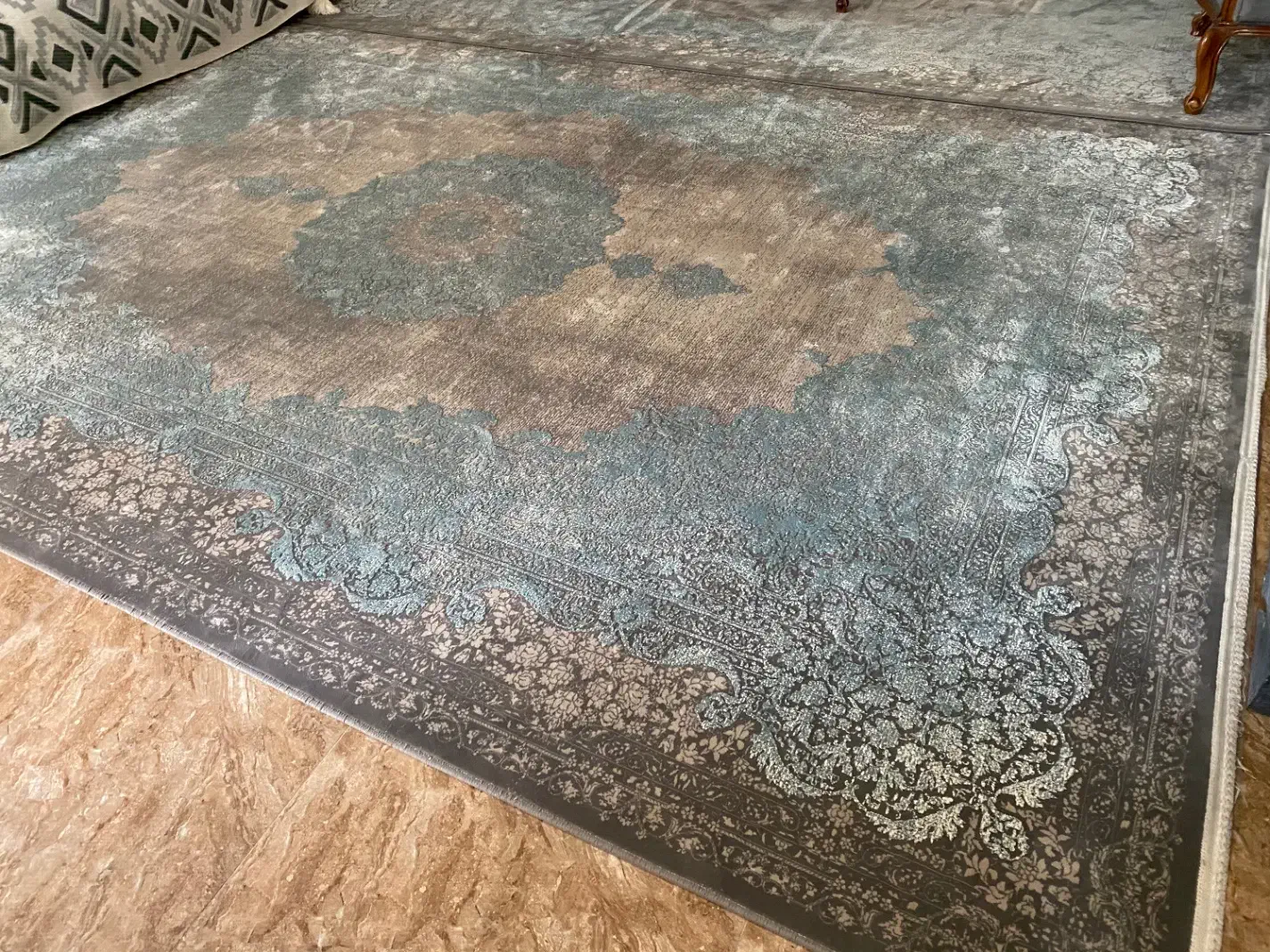 دوتا ۹ متری و یک ۶ متری در حد نو|فرش|سیرجان, |دیوار