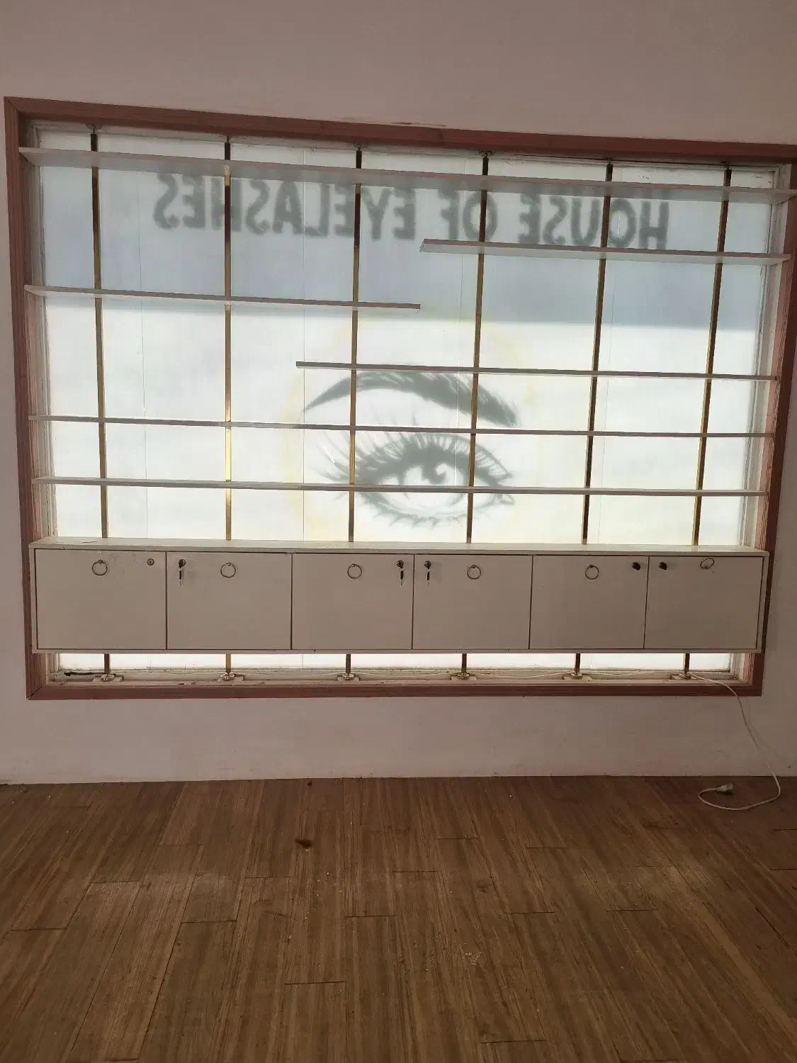 قفسه های ام دی اف|آرایشگاه و سالنهای زیبایی|ایزدشهر, |دیوار