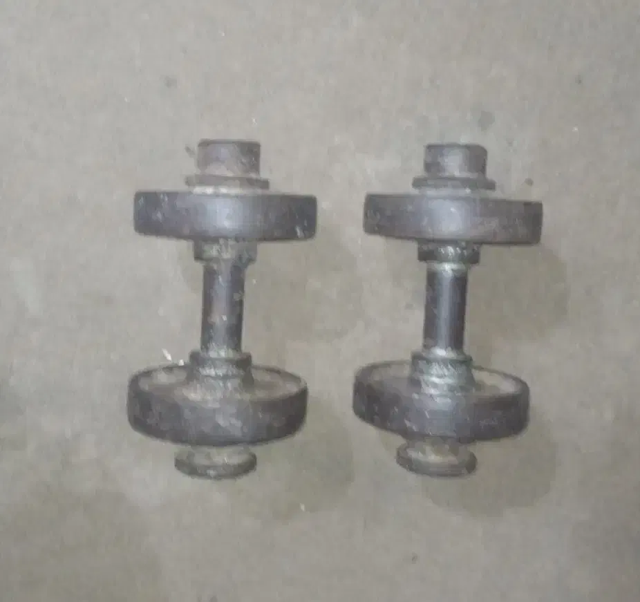 دوعدد دمبل هرکدام ۳ کیلو قیمت ۳۰۰|تجهیزات ورزشی|شاهینشهر, شهرک هشت بهشت|دیوار