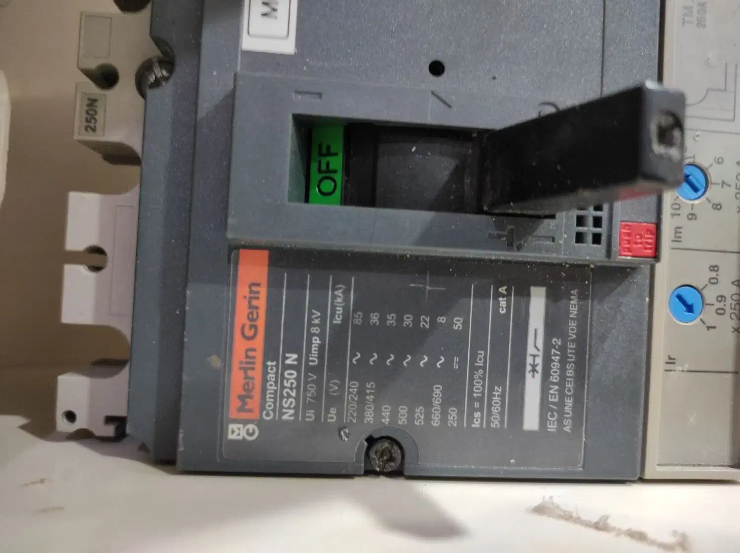 کولر کلید بریکر کمپکت|کولر گازی و فنکوئل|خورموج, |دیوار