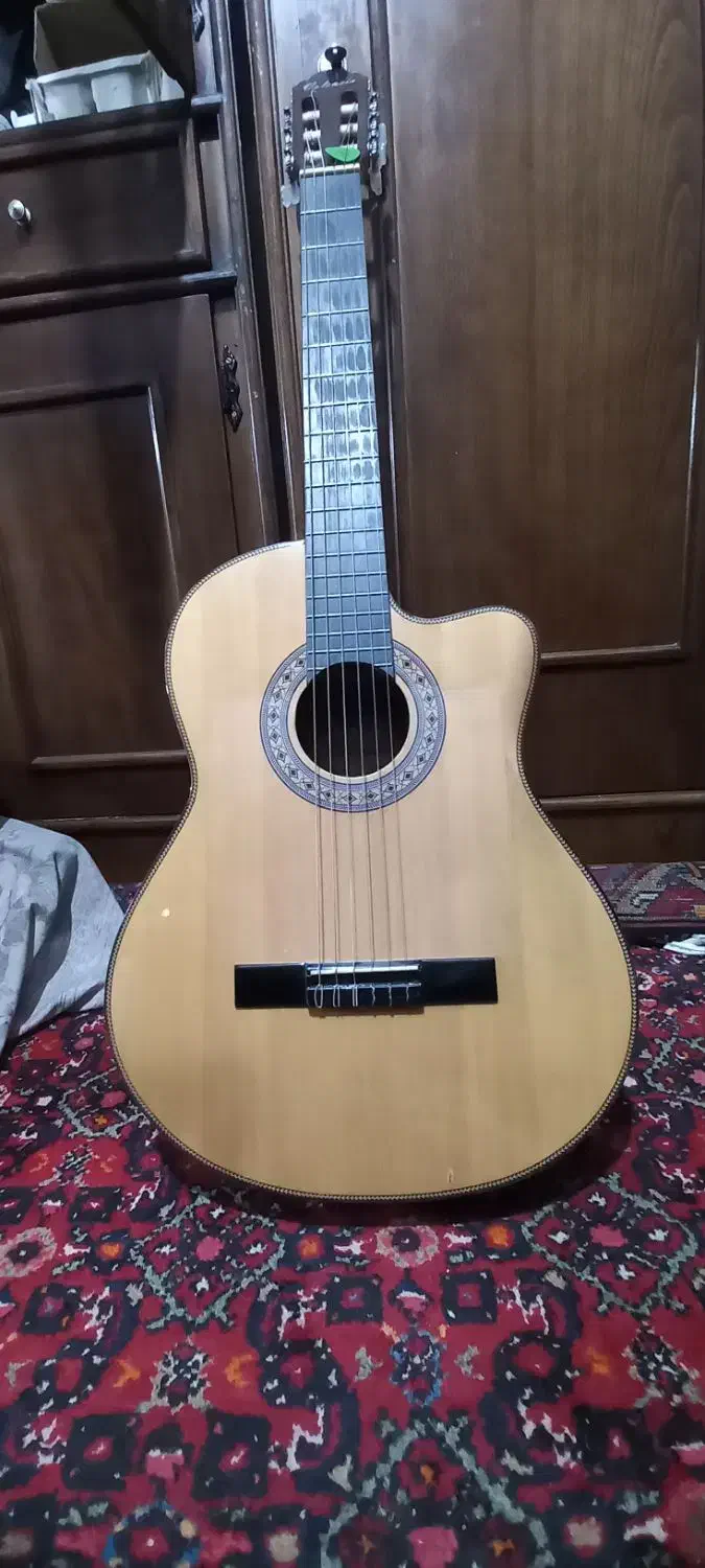 گیتار والنسیا|گیتار، بیس، امپلیفایر|تهران, سلسبیل شمالی|دیوار