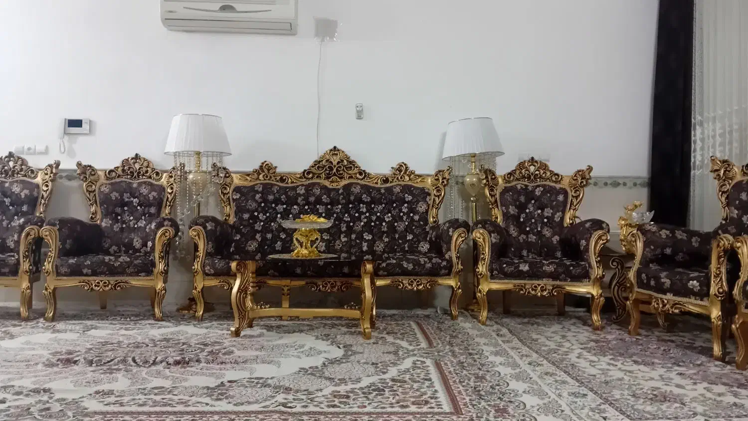 مبل سلطنتی تمیز|مبلمان خانگی و میز عسلی|قم, سراجه (۱۵ خرداد)|دیوار