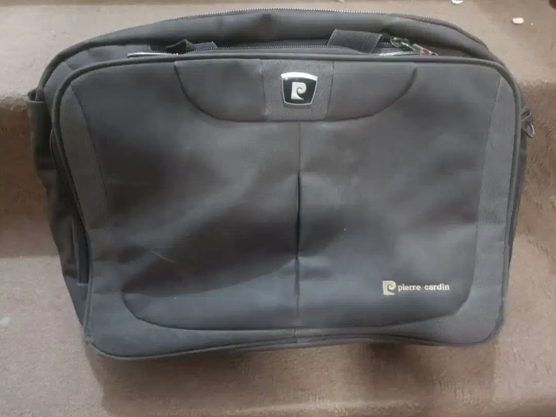 ی عدد کیف دانشجویی در حد نو|کیف، کفش، کمربند|میبد, |دیوار