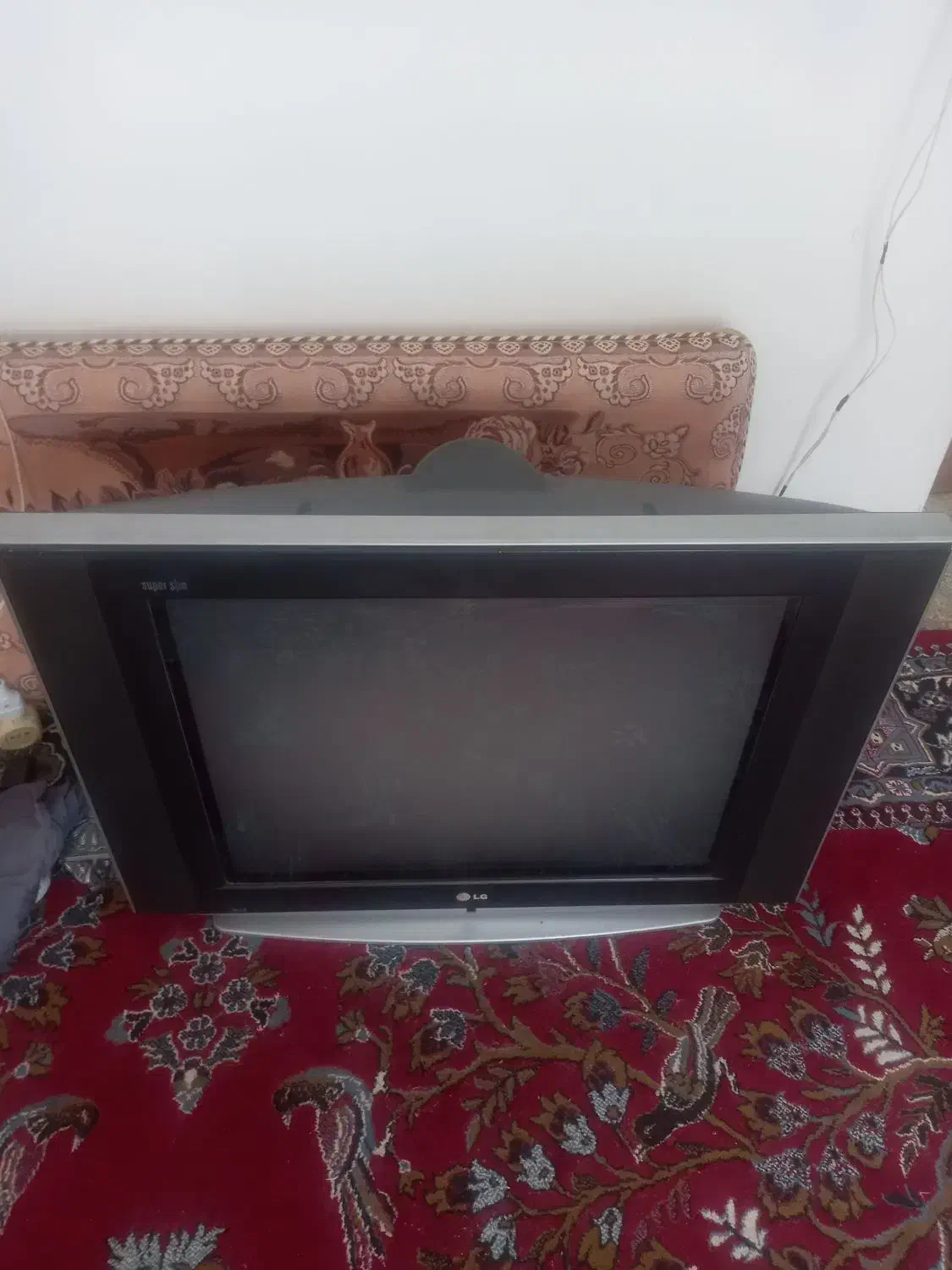 تلوزیون الجی۲۹ اینج و میز ام دی اف|تلویزیون و پروژکتور|شیراز, دست خضر|دیوار