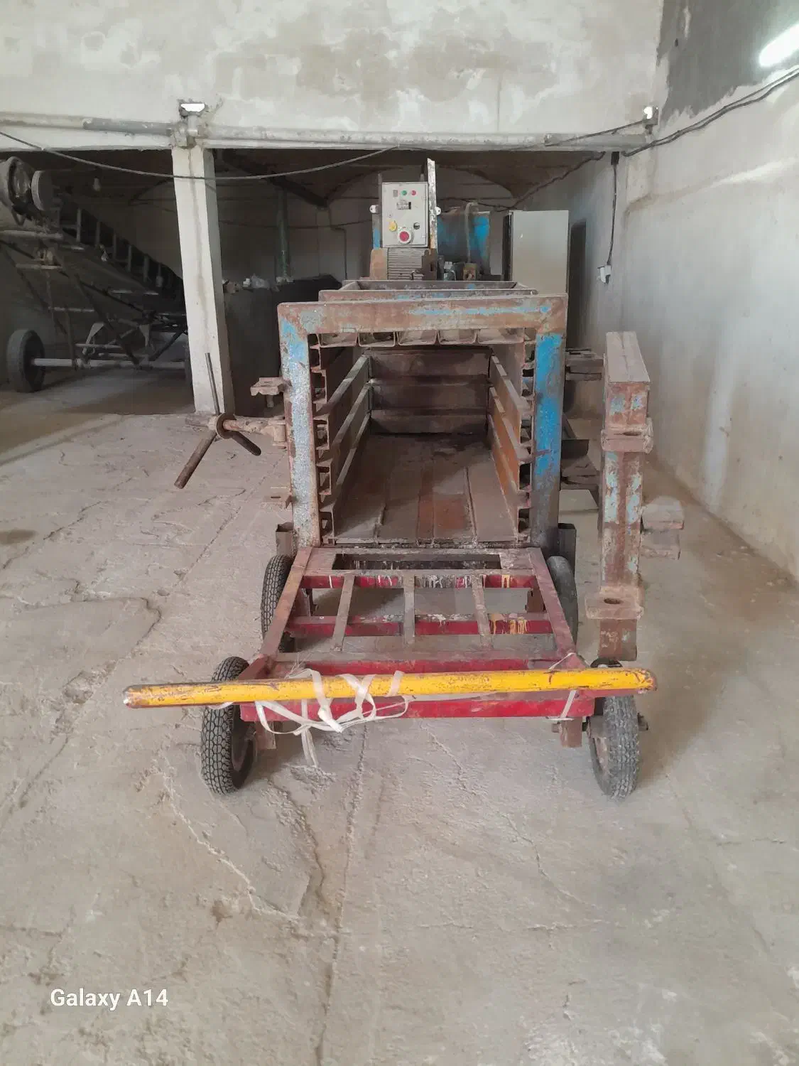 فروش دستگاه پرس کارتن وقوطی باوسایل کامل|ماشینآلات صنعتی|کاشان, یحیی آباد|دیوار