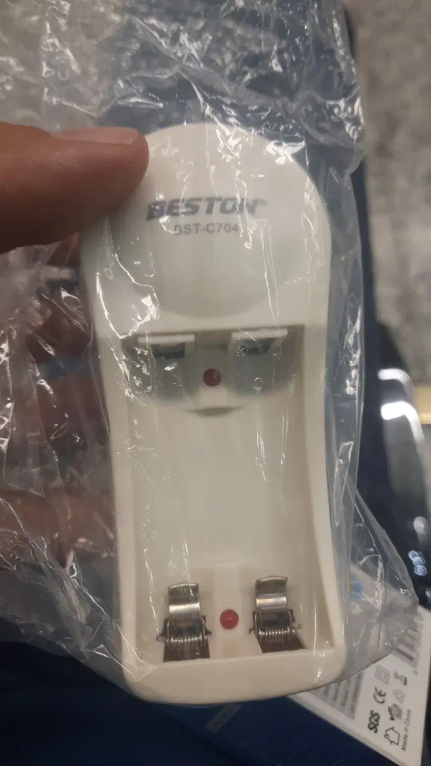 باتری شارژی نیکل کادمیوم همراه با شارژر با کیفیت|قطعات و لوازم جانبی رایانه|اصفهان, دانشگاه اصفهان|دیوار