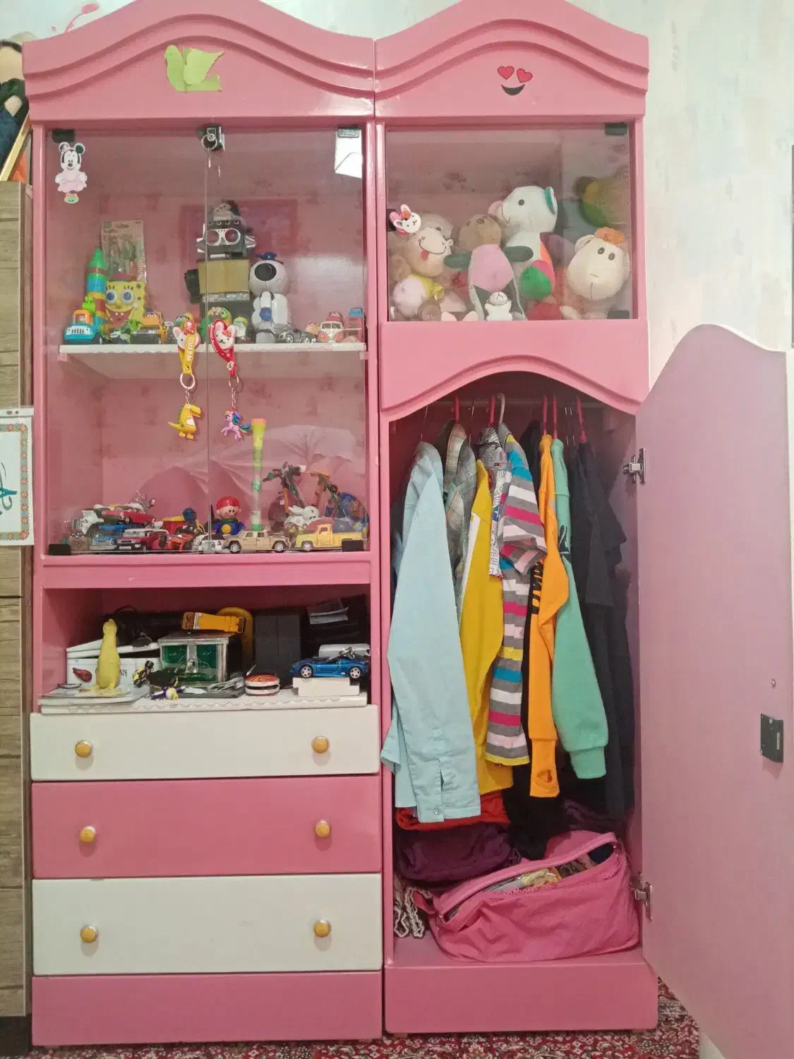 کمد ویترینی و لباس کودک|اسباب و اثاث بچه|قم, پردیسان|دیوار
