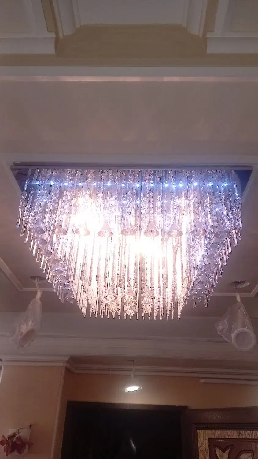 لوستر مربعی|لوستر و چراغ آویز|اراک, |دیوار