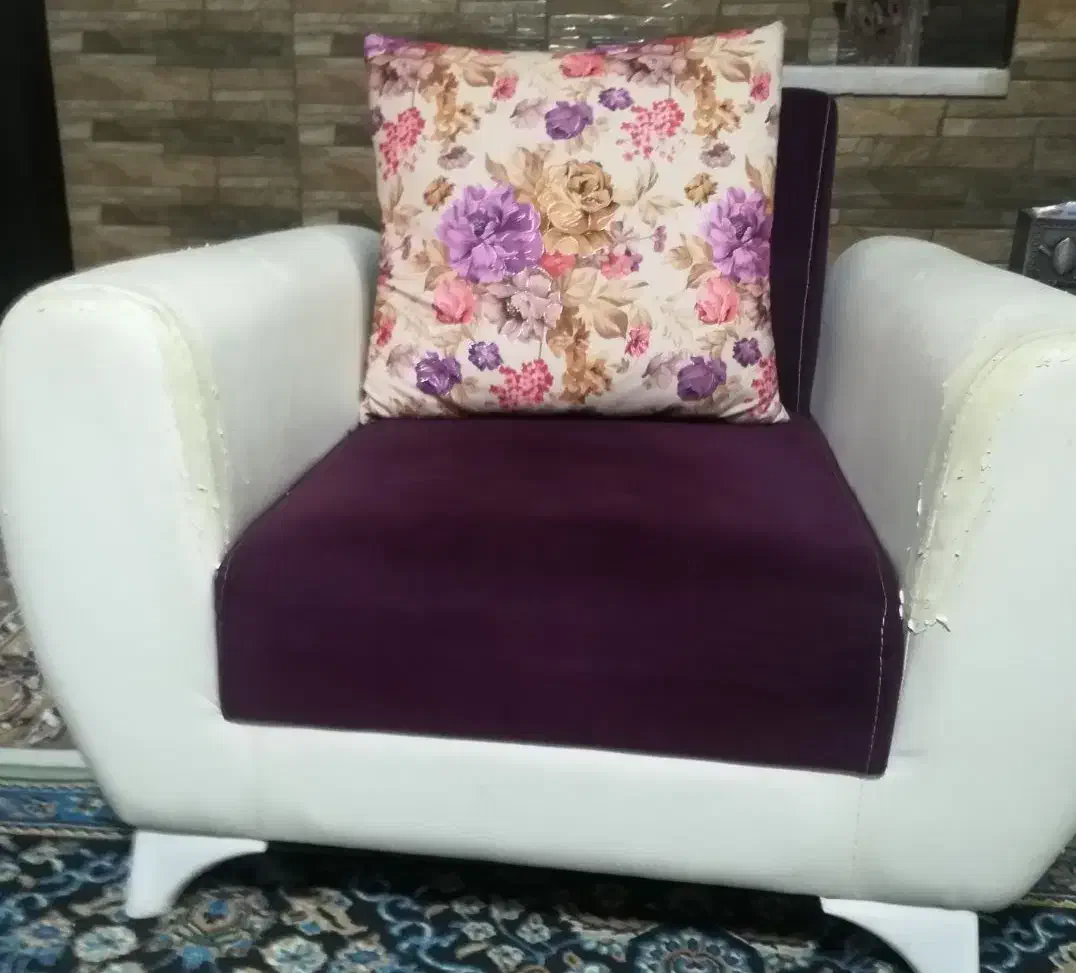 مبل راحتی|مبلمان خانگی و میز عسلی|شیراز, کوشک میدان|دیوار