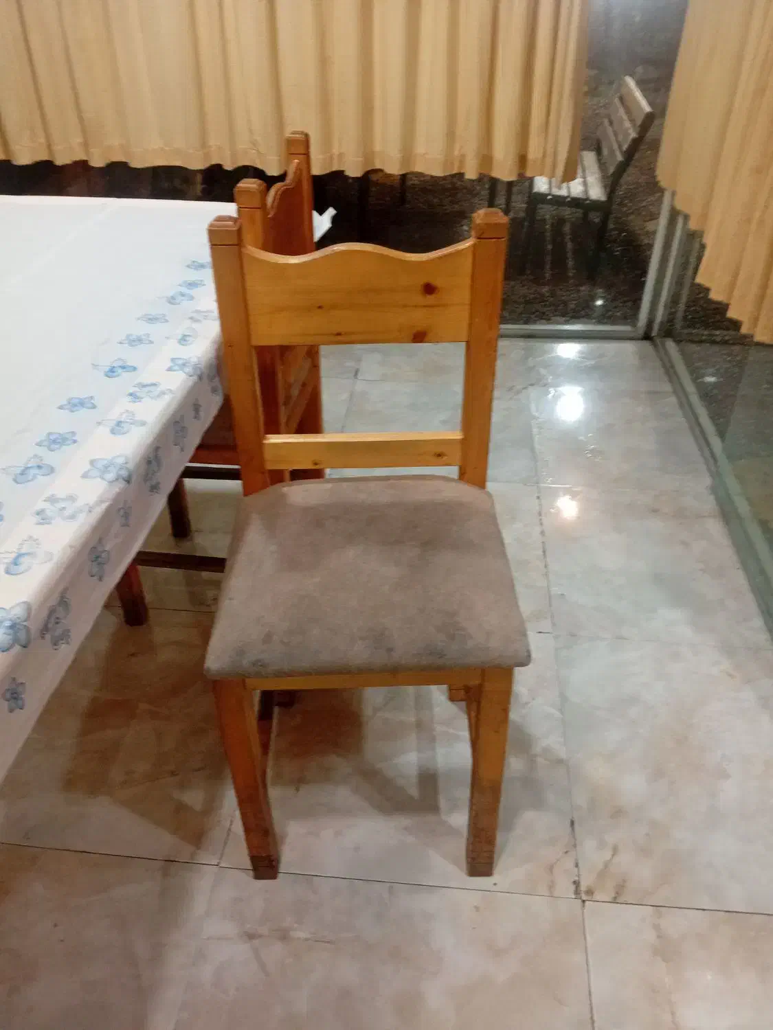 تعداد میز و صندلی رستوان|میز و صندلی غذاخوری|فومن, |دیوار