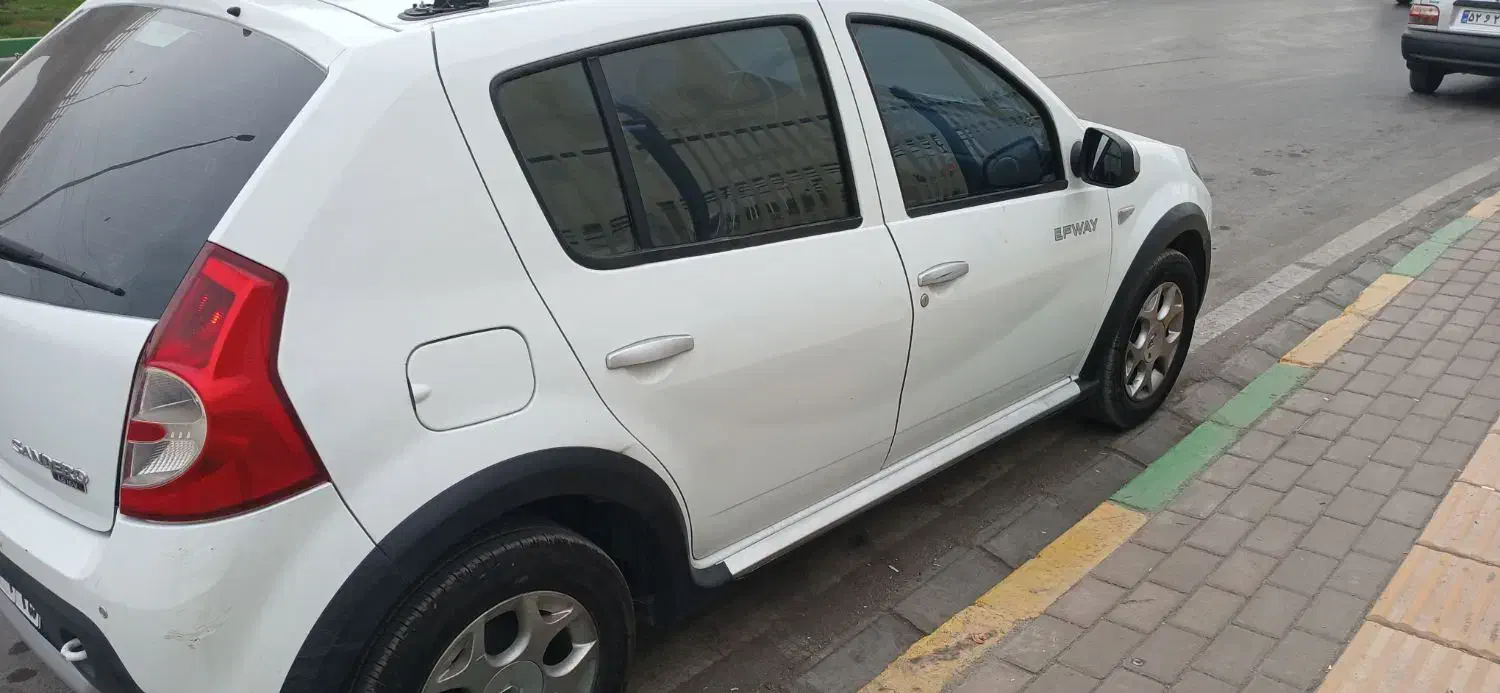 رنوساندرواستپ وی دنده ای|خودرو سواری و وانت|مشهد, عنصری|دیوار