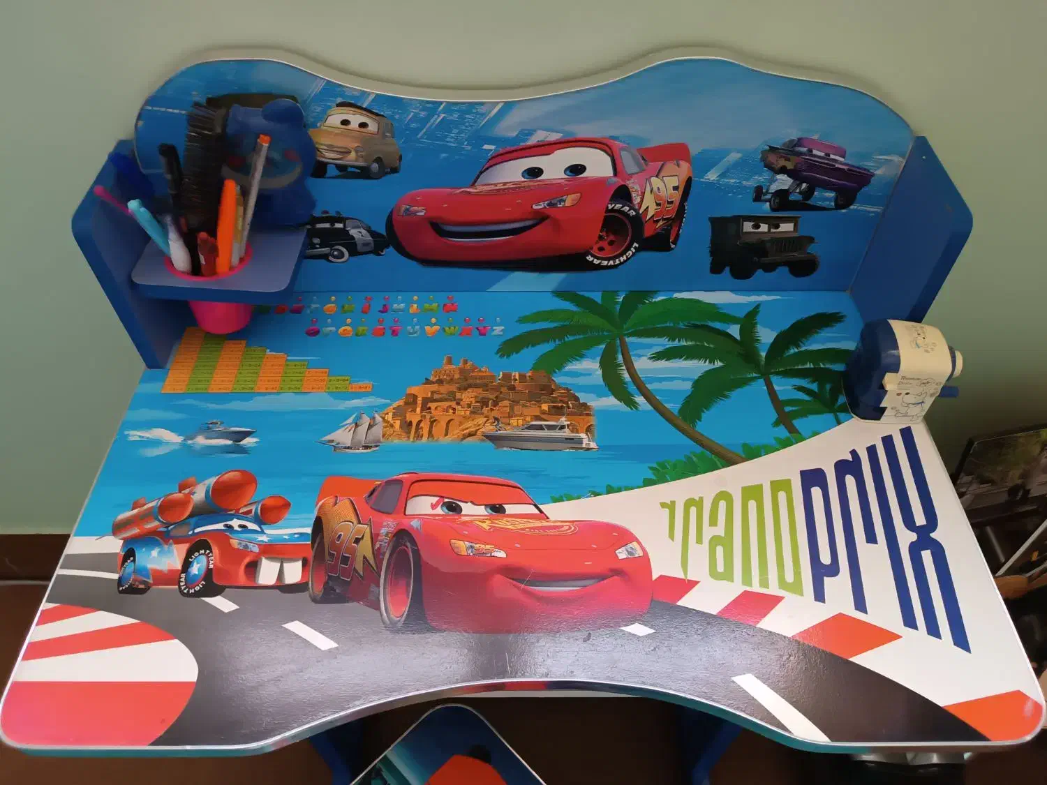 میز و صندلی طرح مک کویین|میز تحریر و کامپیوتر|جلفا, |دیوار