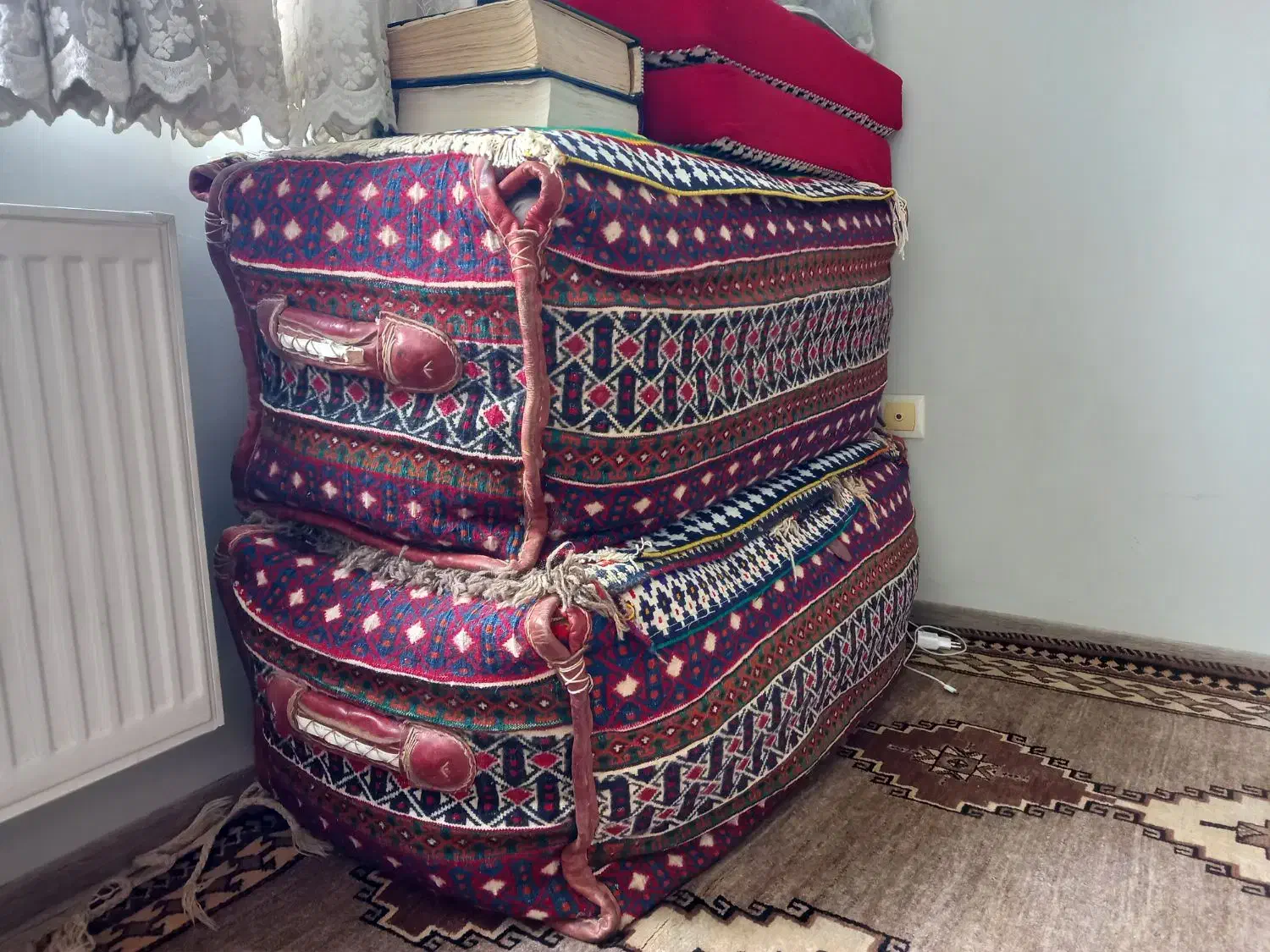 یک جفت جا رختخوابی (مفرج)|گلیم، جاجیم، گبه|شیراز, شاه قلی بیگی|دیوار