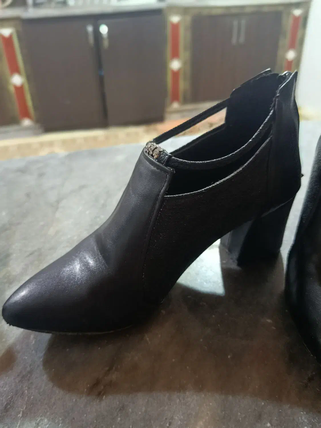 850|کیف، کفش، کمربند|تالش, هشتپر|دیوار