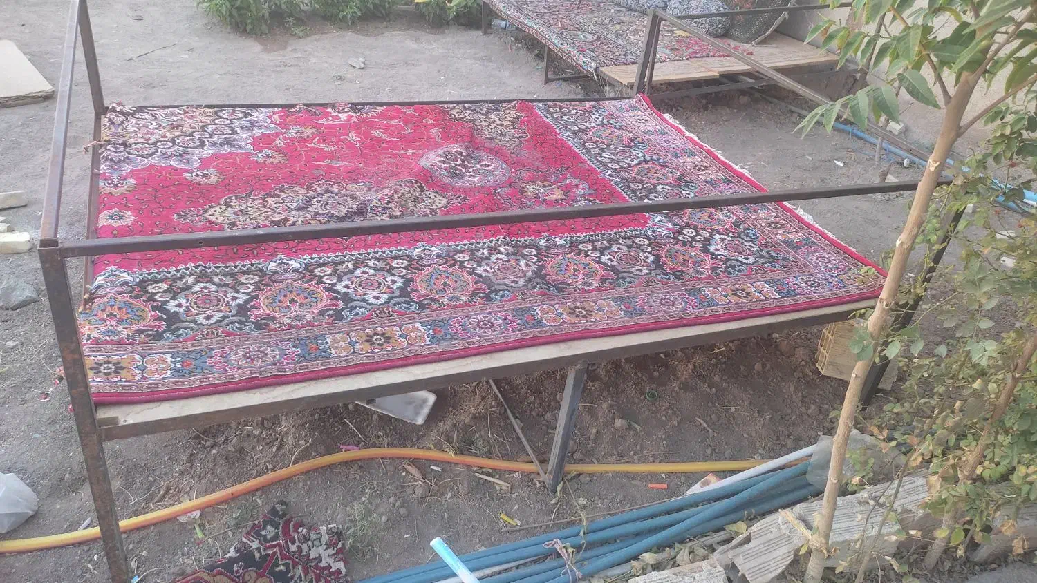 تخت سنتی نه عدد۱/۵×۲ برای سفره خونه وباغ ورستوران|کافی‌شاپ و رستوران|میانه, |دیوار