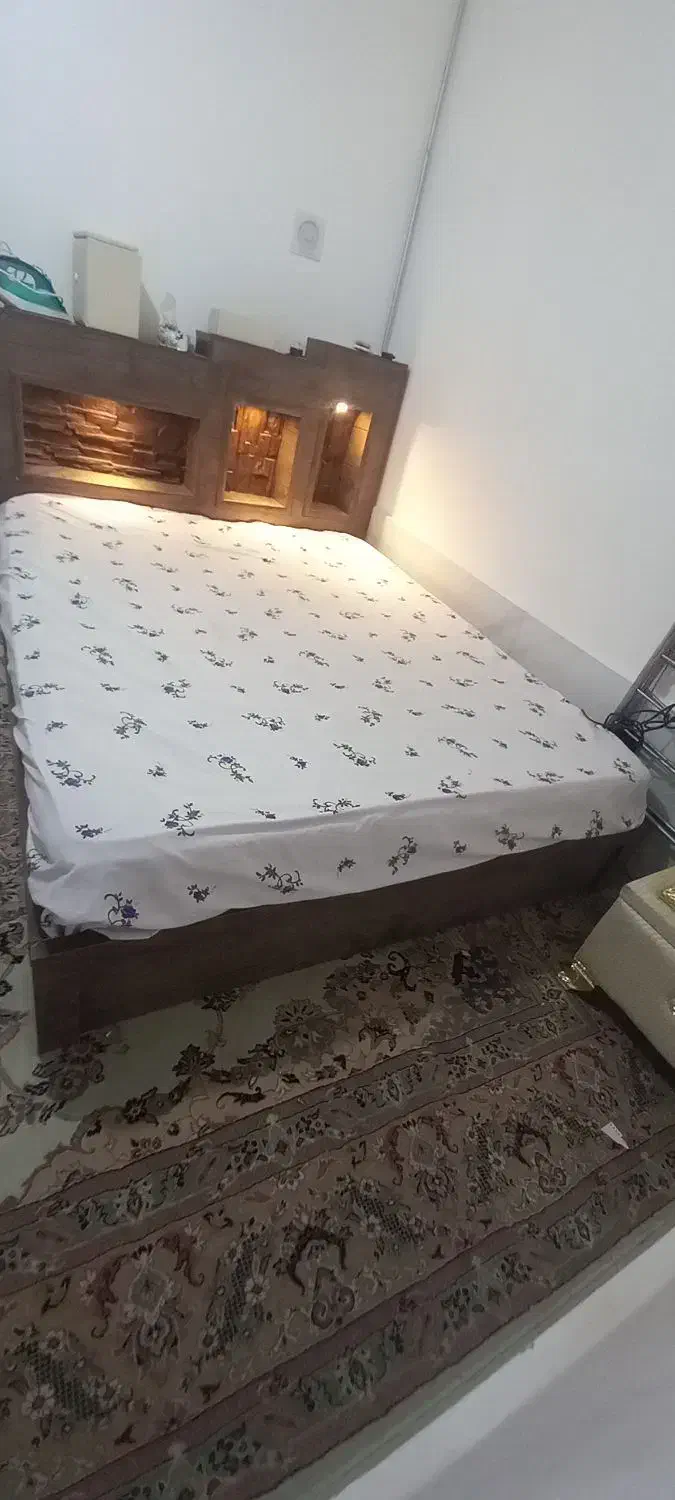 تخت خواب دونفره تمیز ومرتب|تخت و سرویس خواب|تربت جام, معدآباد|دیوار
