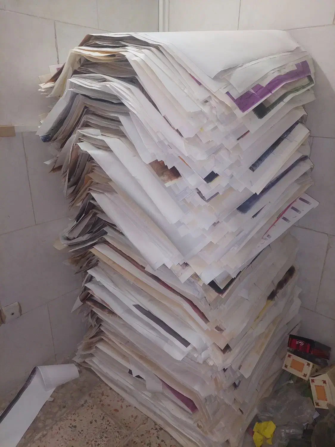 فروش عمده روزنامه باطله.توضیحات مطالعه شود لطفا|عمده‌فروشی|اصفهان, بهارستان|دیوار