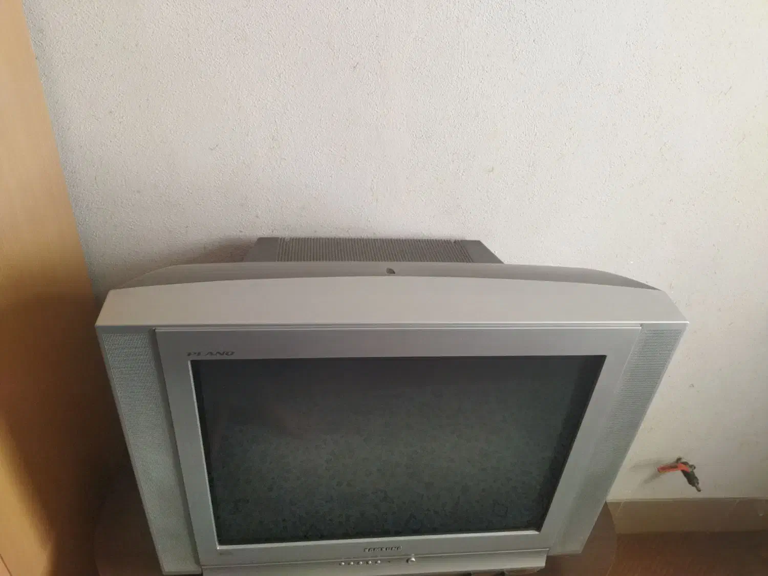 تلویزیون 29 اینچ|تلویزیون و پروژکتور|اصفهان, علی قلی آقا|دیوار