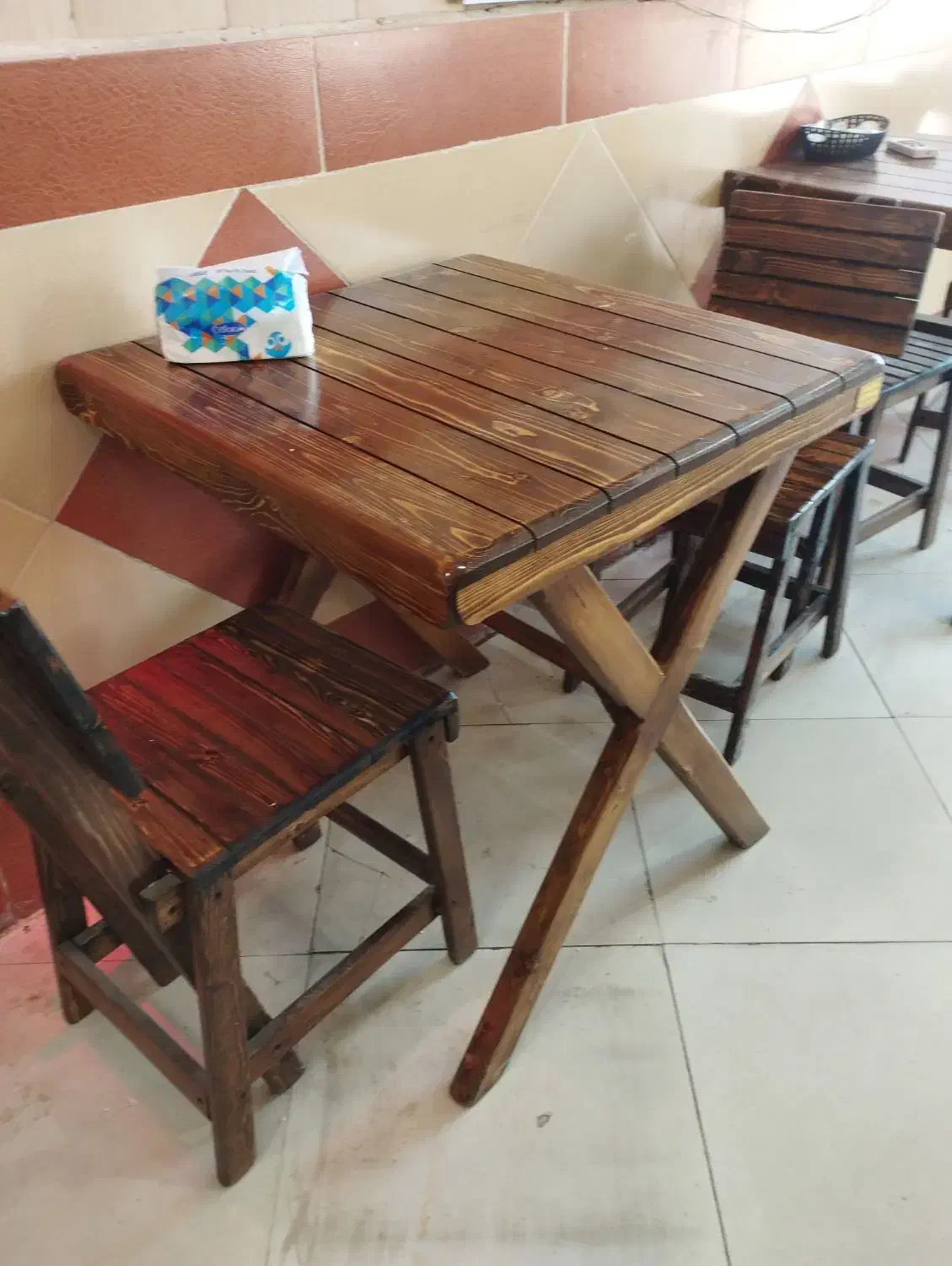 میز و صندلی دو و چهار نفره غذا خوری|میز و صندلی غذاخوری|قائن, |دیوار