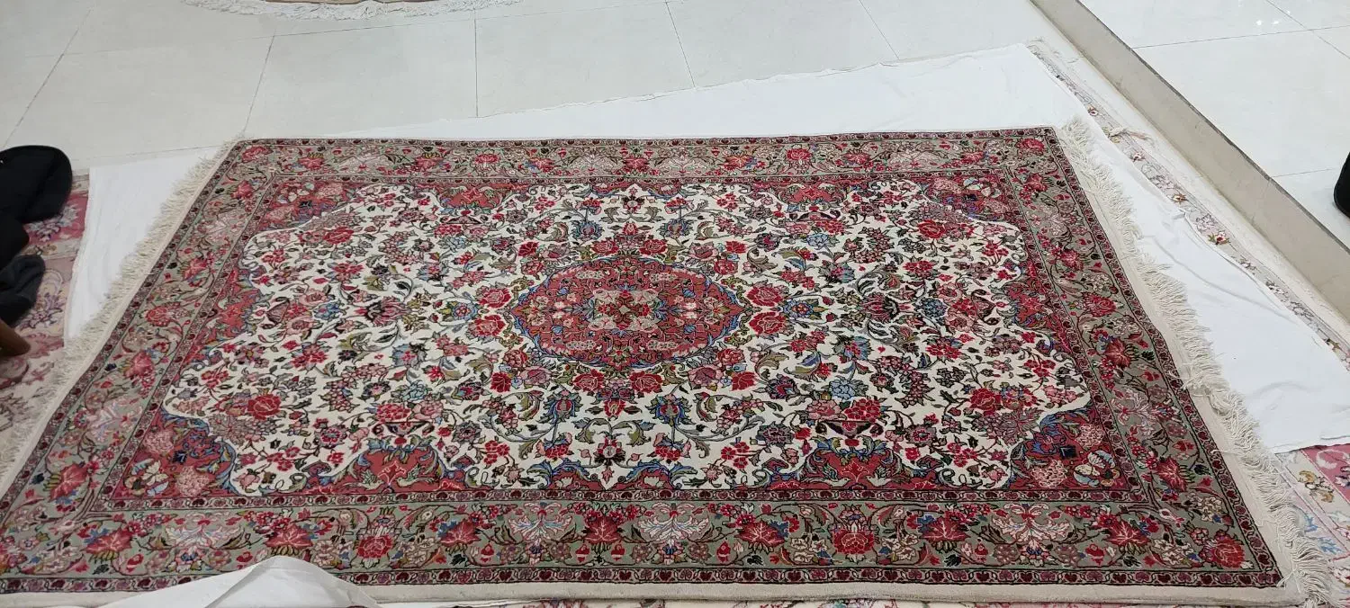 فرش دستباف ساروق دو زرع (جیریا)|فرش|ملایر, |دیوار