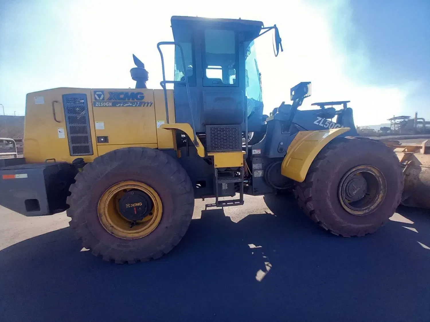 فروش لودر ایکس سی ام جی ۴۰۱|خودرو سنگین|سیرجان, |دیوار