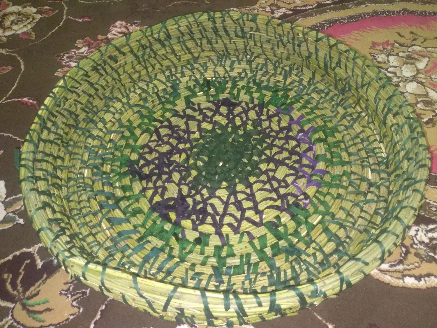 سبد دست باف فقط خریدار واقعی پیام بده ممنون|صنایع دستی و سایر لوازم تزئینی|فلارد, |دیوار