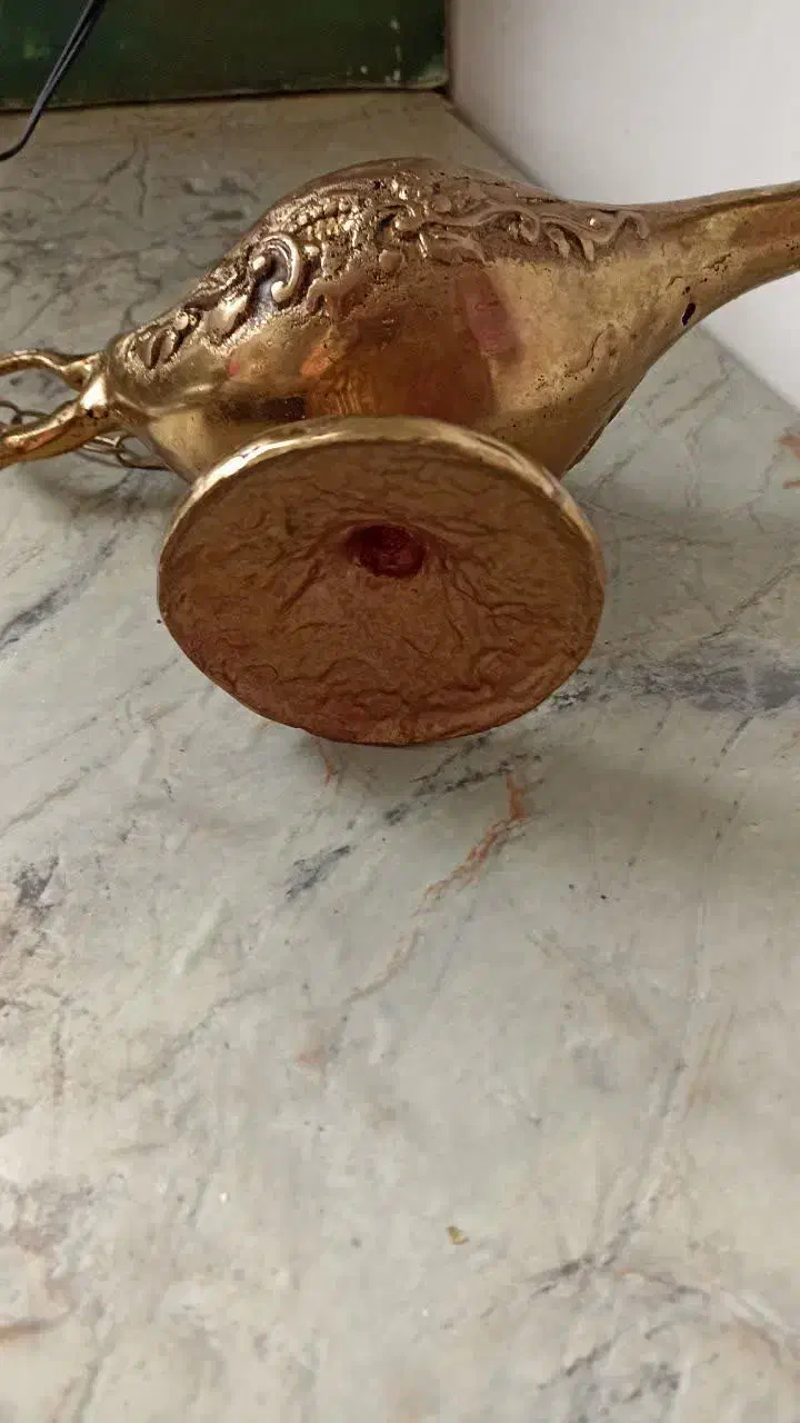 چراغ جادو برنجی|کلکسیون اشیاء عتیقه|مشهد, هفت تیر (حافظ)|دیوار