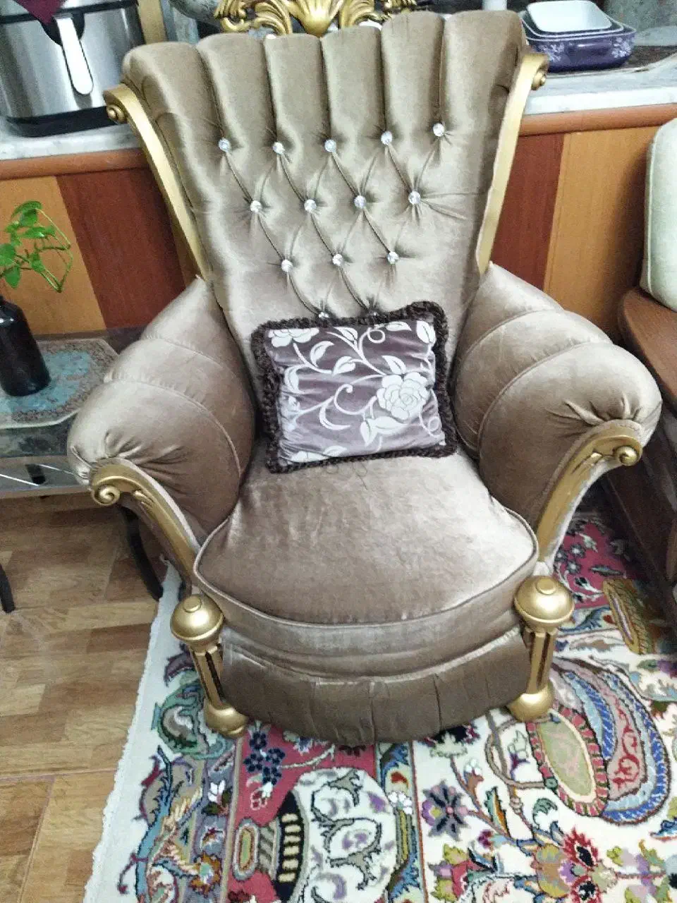 مبل 7نفره کلاسیک|مبلمان خانگی و میز عسلی|تربتحیدریه, منصوریه|دیوار