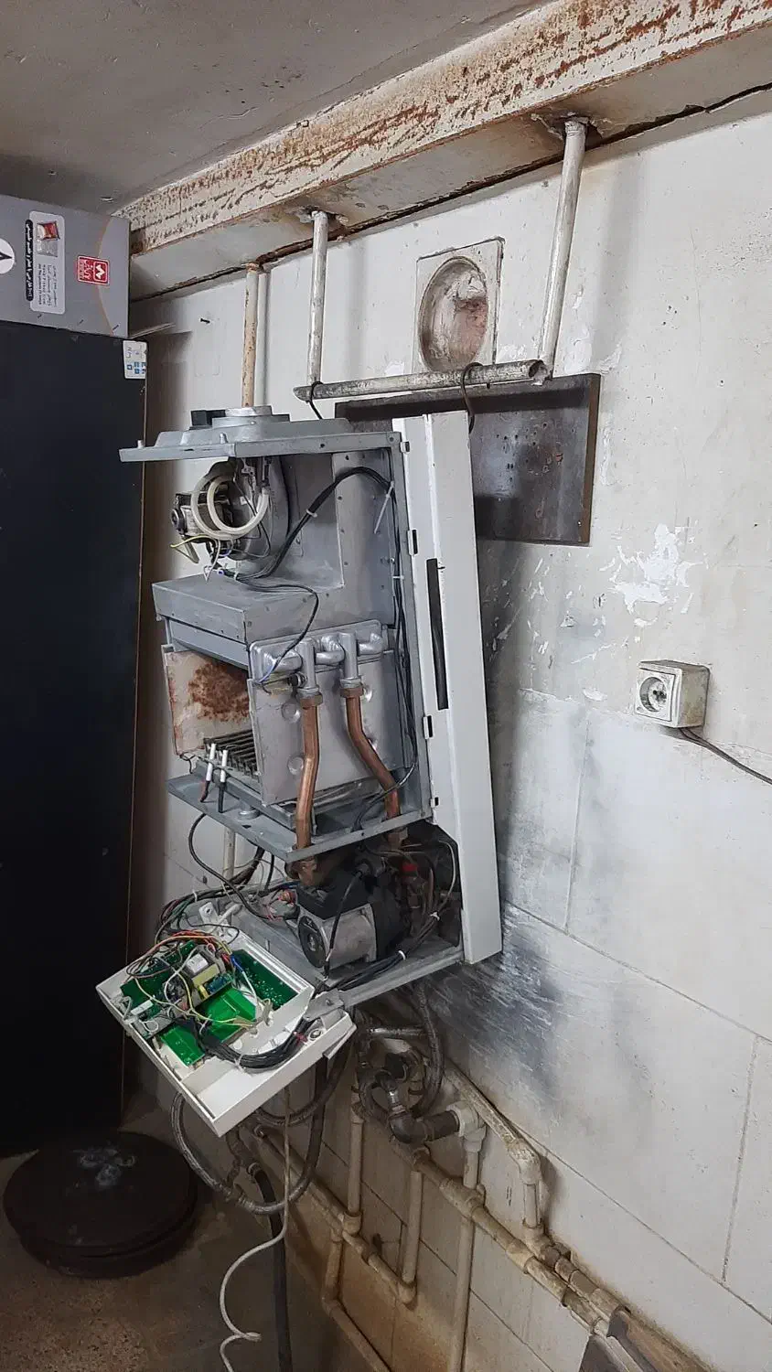 تعمیرات انواع پکیج و آبگرمن دیواری واسپیلت|خدمات پیشه و مهارت|کبودرآهنگ, |دیوار