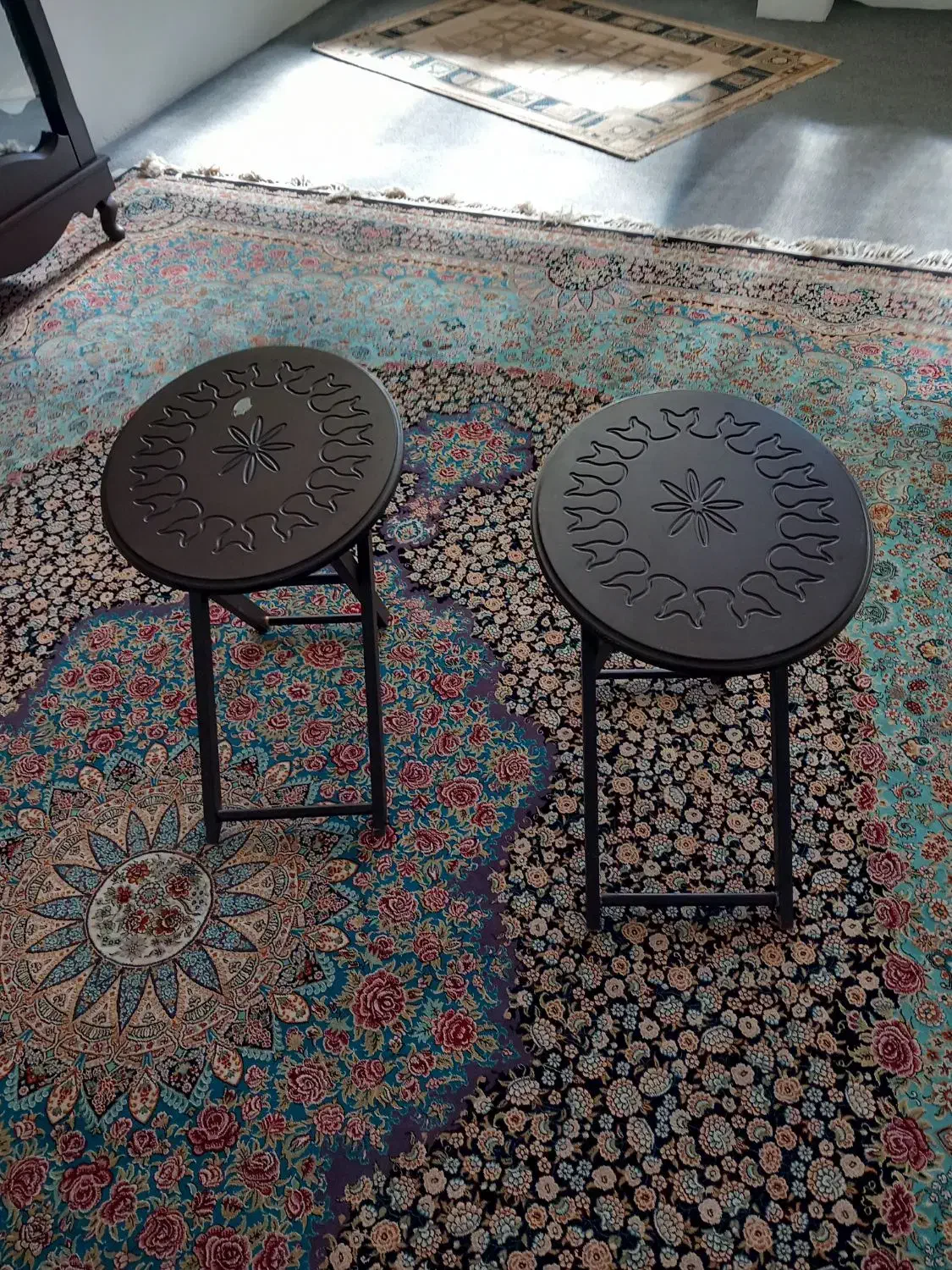 دوعدد میز تاشو چوبی-فروش فوری|مبلمان خانگی و میز عسلی|نور, |دیوار