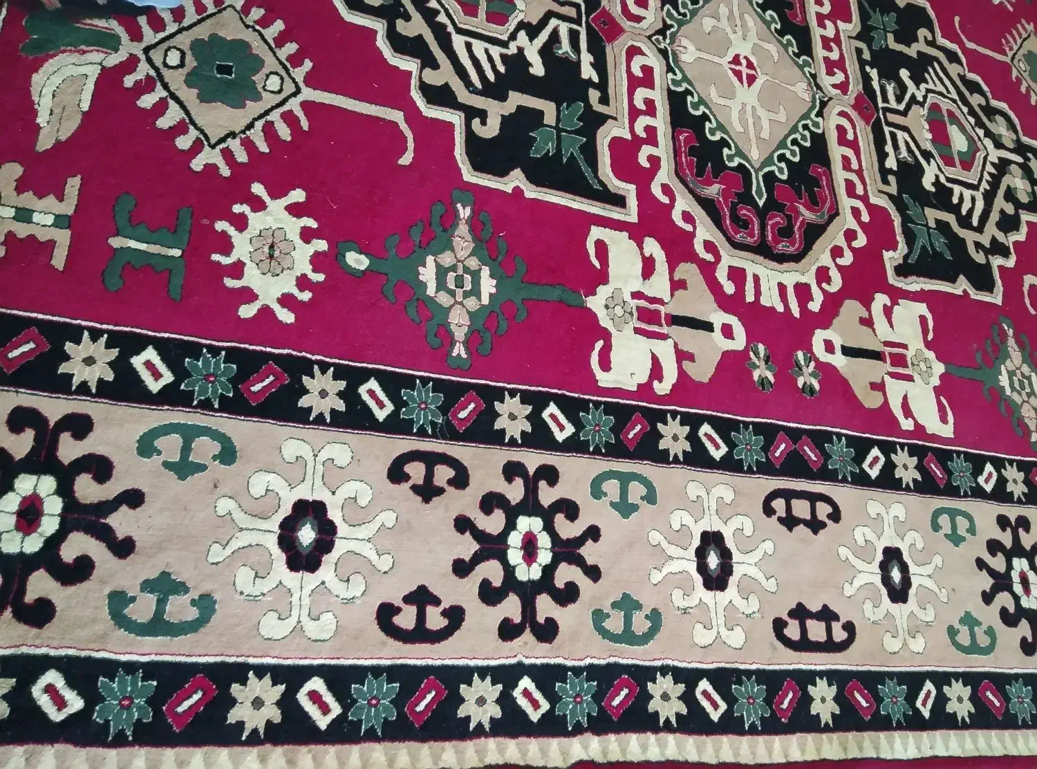یک جفت پشتی سالم،یک جفت قالی ،یک فرش آشپزخانه|فرش|تربت جام, جلگه موسی آباد|دیوار