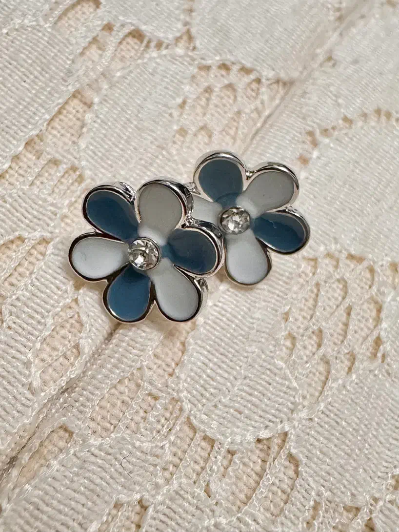 گوشواره خارجی با کیفیت ارزان|بدلیجات|تهران, میدان ولیعصر|دیوار