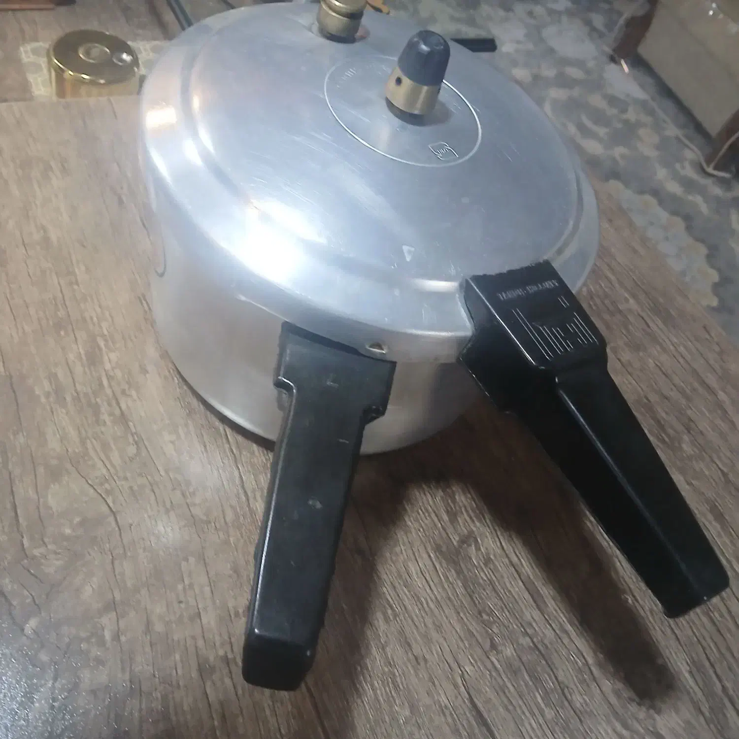 زود پز|ظروف پخت‌وپز|کرج, ساماندهی|دیوار