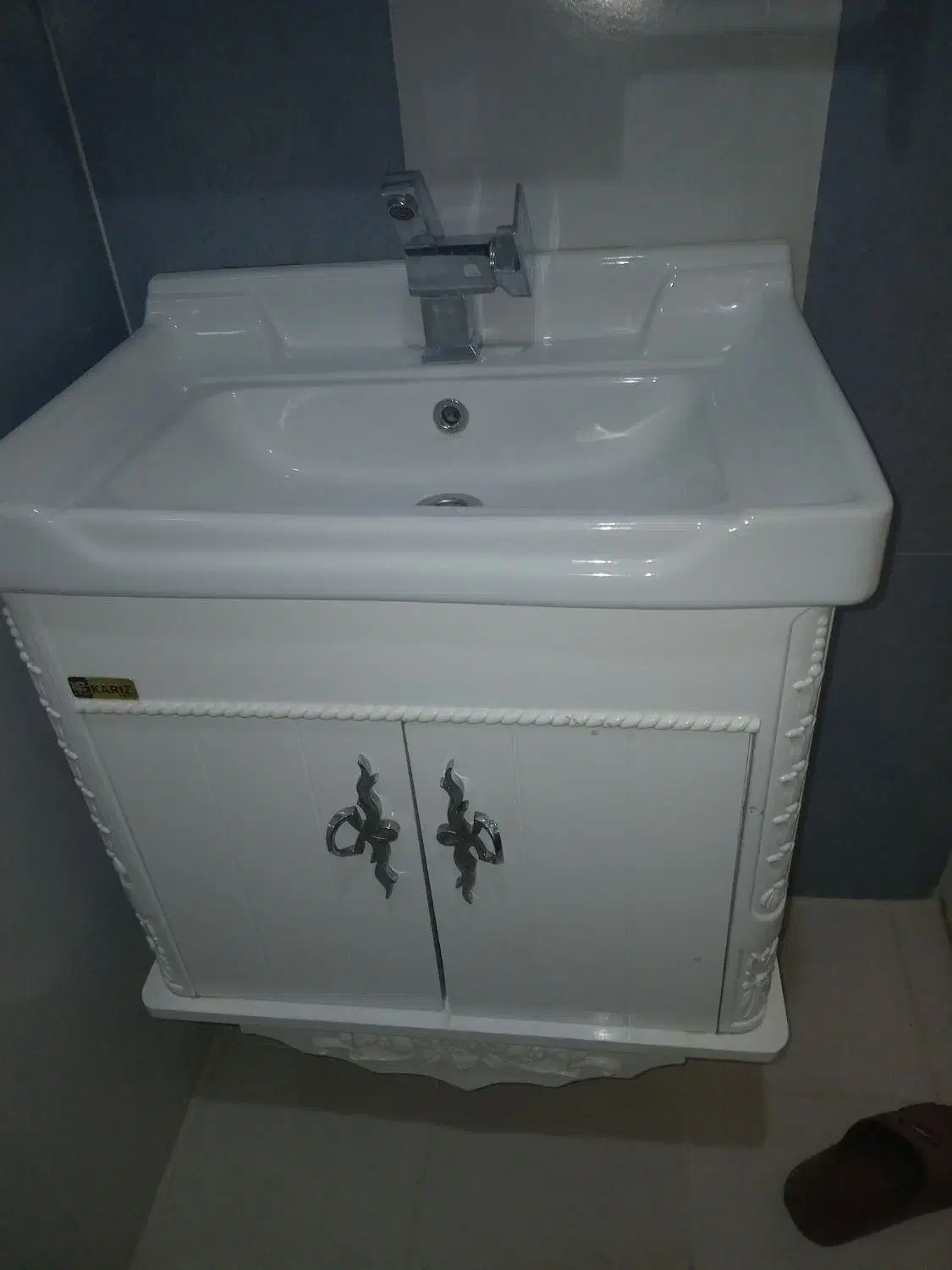 روشویی و باکس|لوازم سرویس بهداشتی|سقز, |دیوار