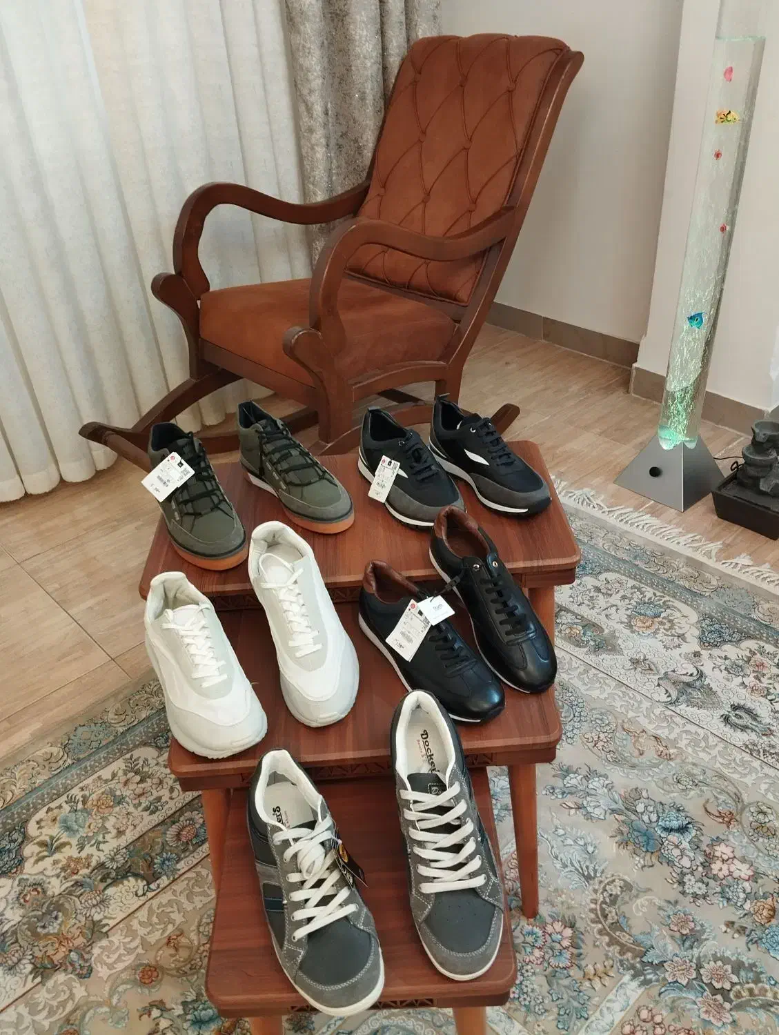 کتونی  زارا Zara کتونی داکرز Dockers|کیف، کفش، کمربند|اندیشه, اندیشه فاز ۱|دیوار