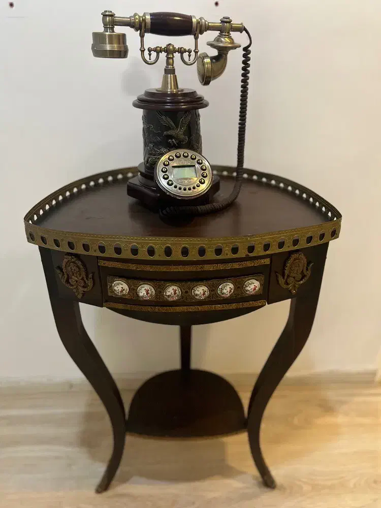 تلفن و میز|مبلمان خانگی و میز عسلی|قزوین, |دیوار