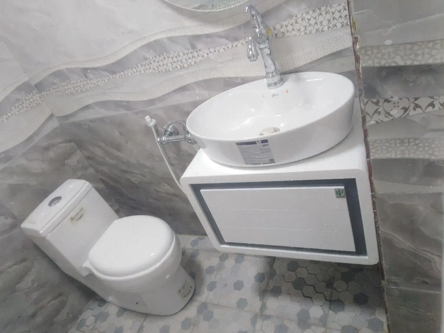 تاسیسات ساختمان و آبیاری قطره‌ای کشاورزی|خدمات پیشه و مهارت|بافت, |دیوار