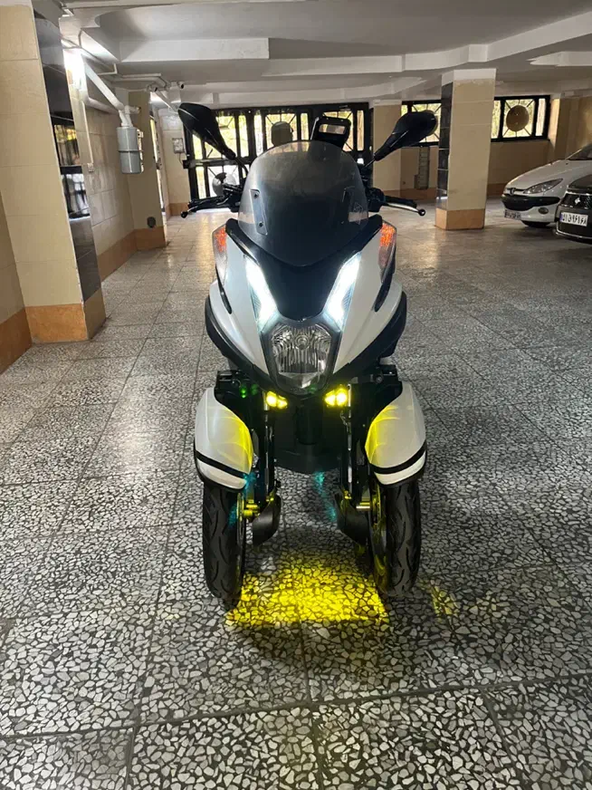 اسکوتر یاماها سه چرخ تریسیتی بدون تصادف و رنگ شدن|موتورسیکلت|کرج, باغستان|دیوار