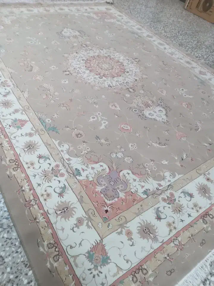 فرش گردویی در حدنو|فرش|اصفهان, کارخانه قند اصفهان|دیوار