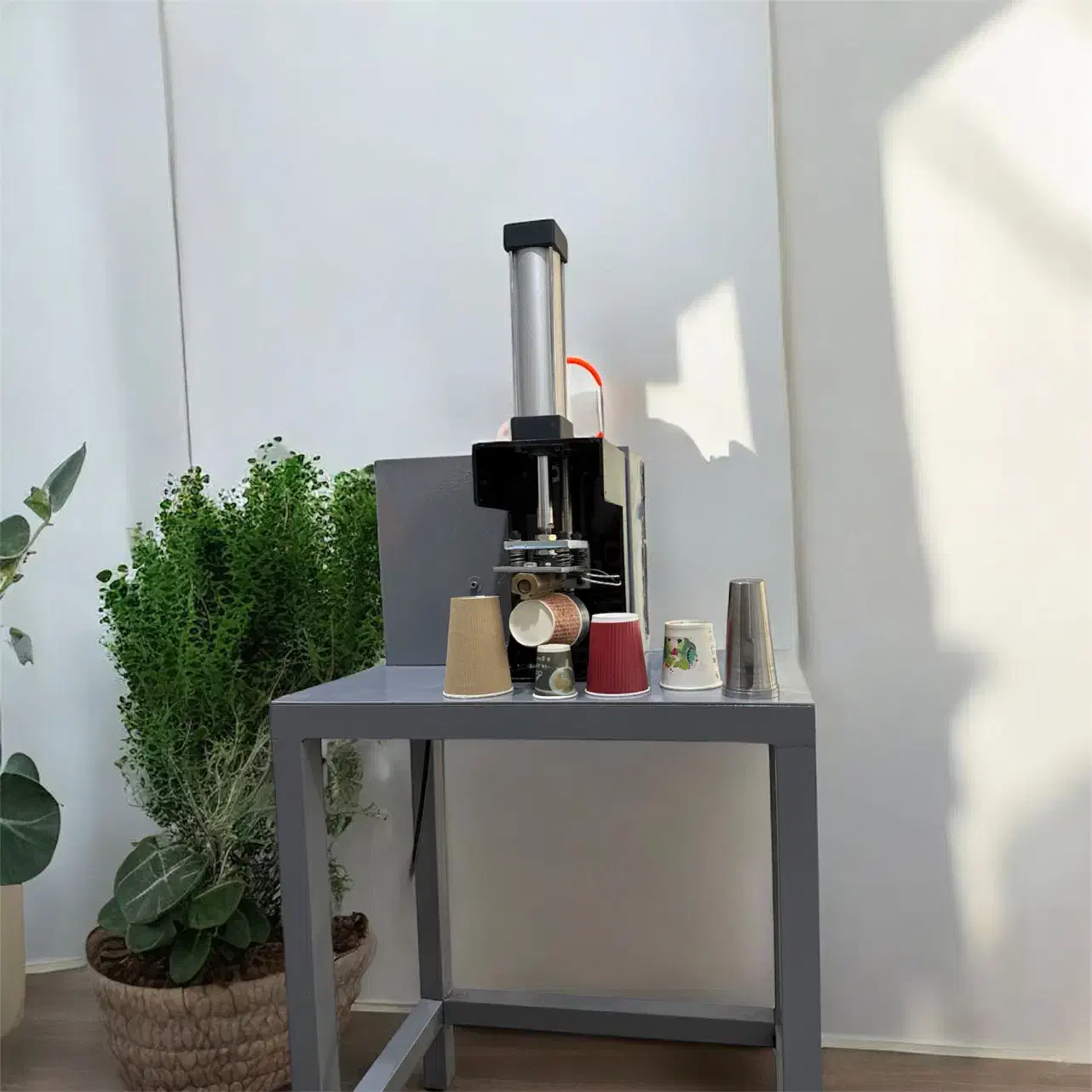 دستگاه لیوان کاغذی دو جداره-کرکره کن استروک|ماشین‌آلات صنعتی|تهران, قیطریه|دیوار