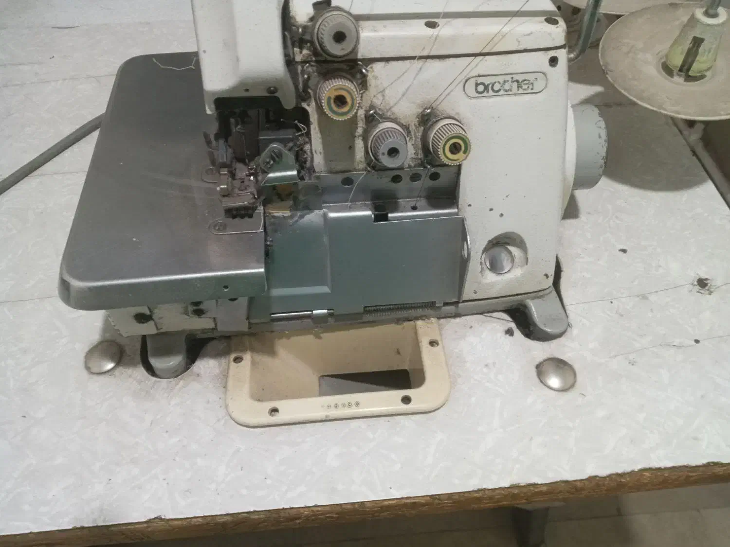 چرخ زیگزاگ ۴ نخ|چرخ خیاطی و ریسندگی|تهران, خاک سفید|دیوار