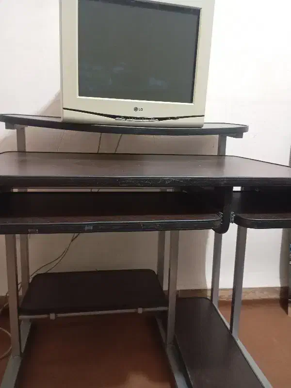 مانیتور ال جی ومیز|رایانه رومیزی|سنندج, |دیوار