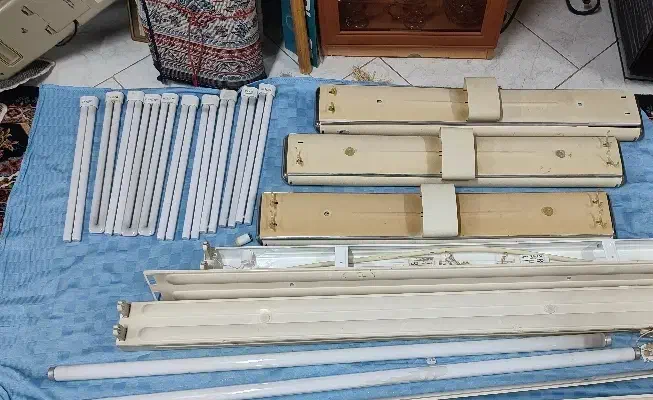 پایه لامپ .و لامپهای داخل تصویر|لامپ و چراغ|رشت, حمیدیان|دیوار