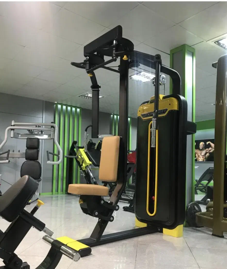 باشگاه بدنسازان|تجهیزات ورزشی|لاهیجان, انقلاب|دیوار