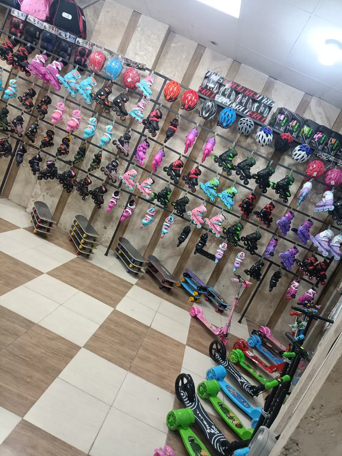 فروشگاه تخصصی کفش اسکیت ، اسکوتر و اسکیت برد|دوچرخه، اسکیت، اسکوتر|همدان, |دیوار