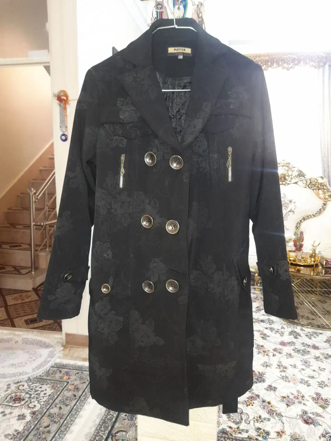 پالتو|لباس|باغستان, |دیوار